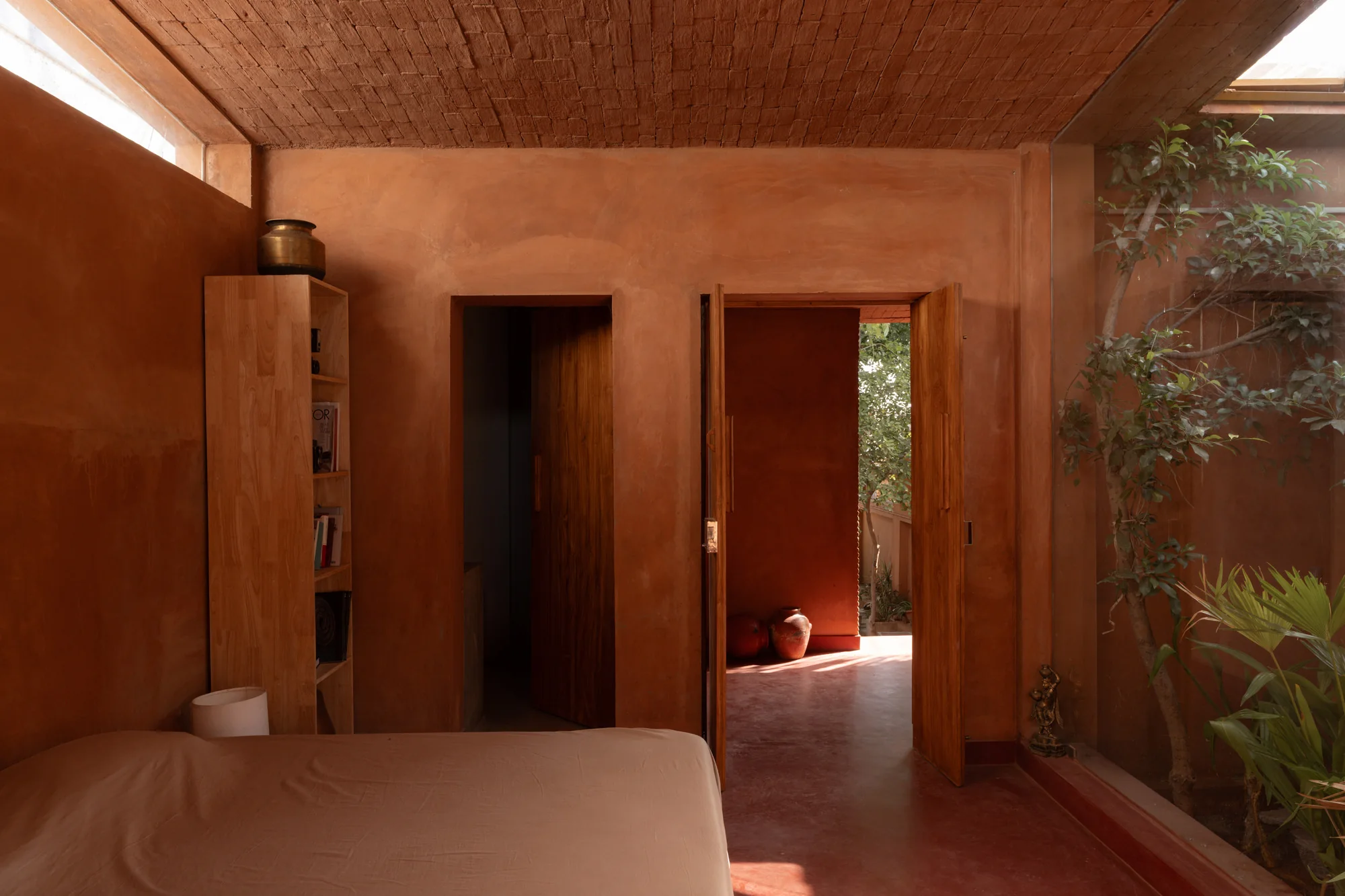 Living spaces arranged around the courtyard